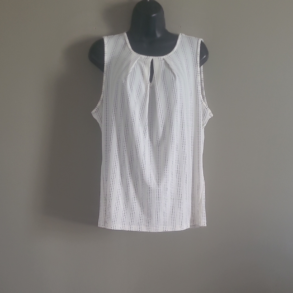 Ann Taylor Cream  Sleeveless Blouse with Subtle Stripes Size L NWT